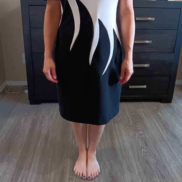 Vintage Joseph Ribkoff Sheath Dress Black White Flame Design Made in Canada - Picture 2 of 4